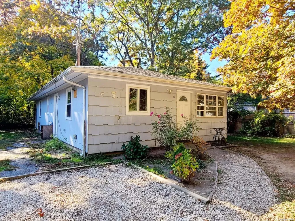 6 Somers Place Mastic NY 11950