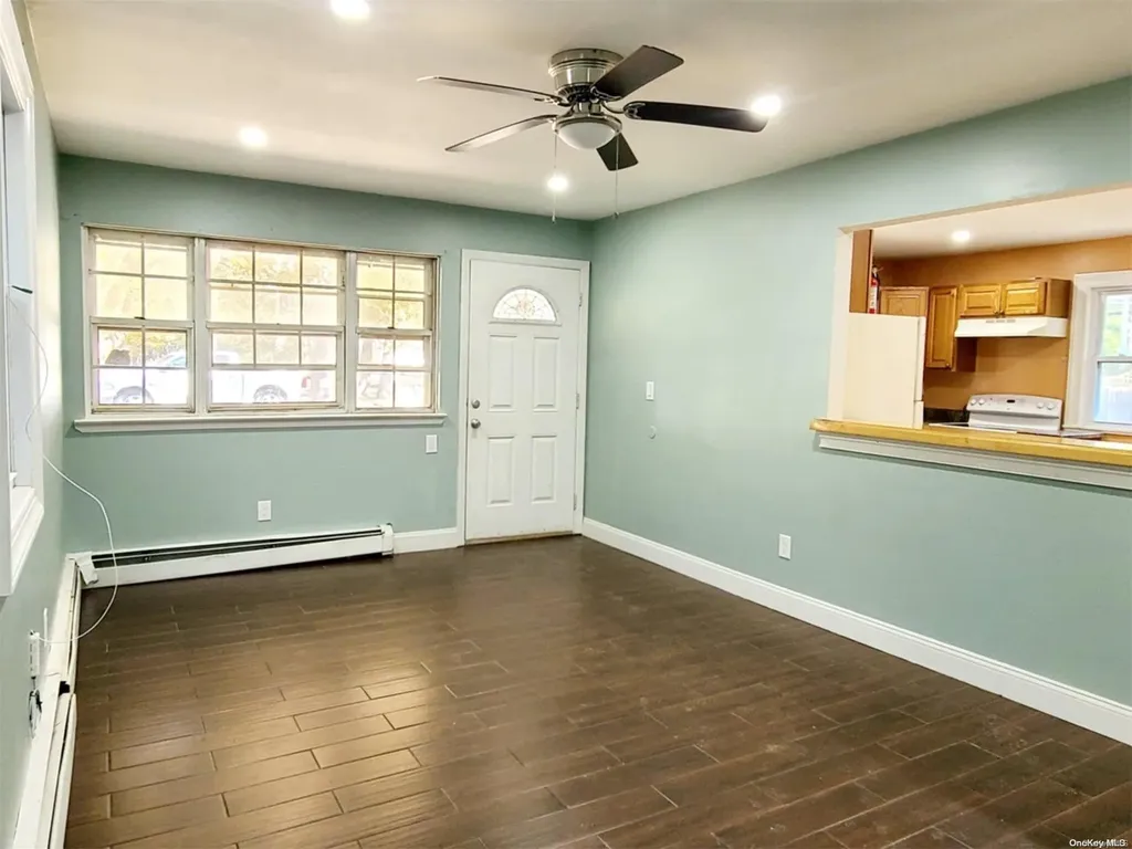 6 Somers Place Mastic NY 11950
