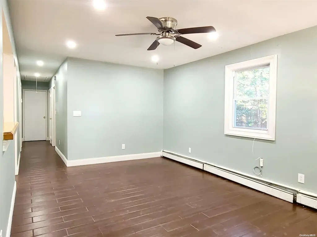 6 Somers Place Mastic NY 11950
