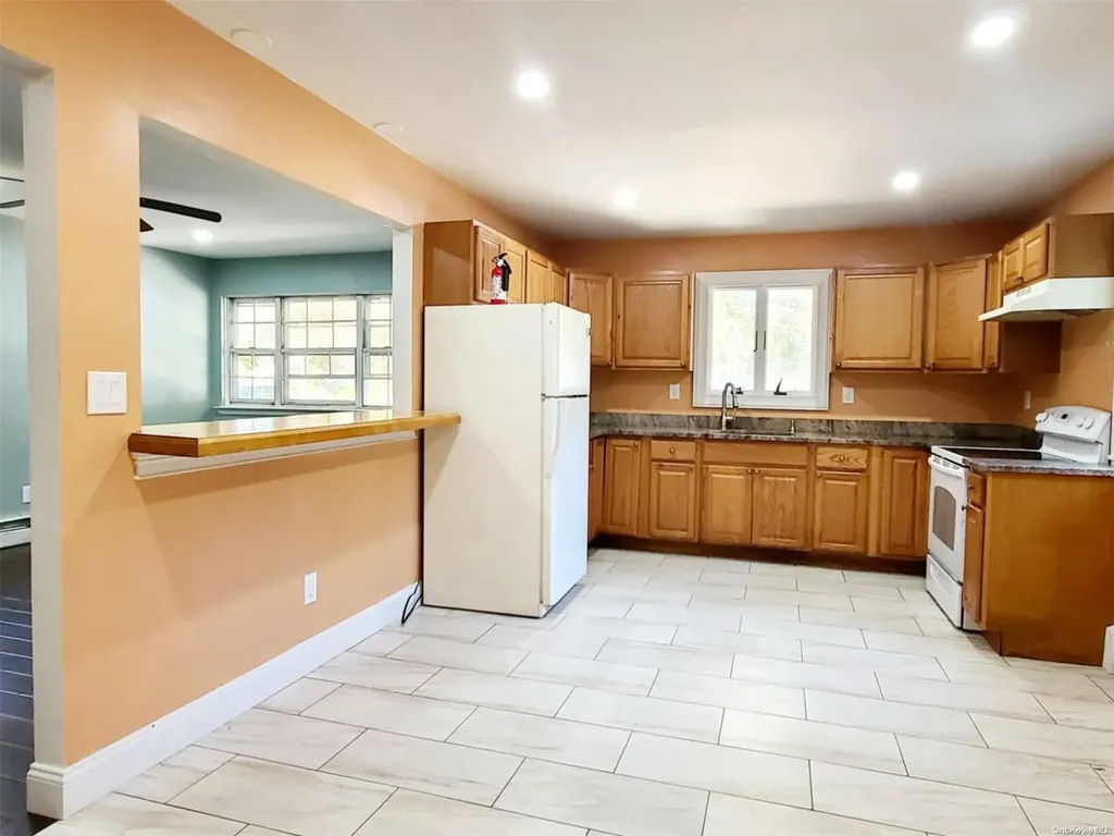 6 Somers Place Mastic NY 11950