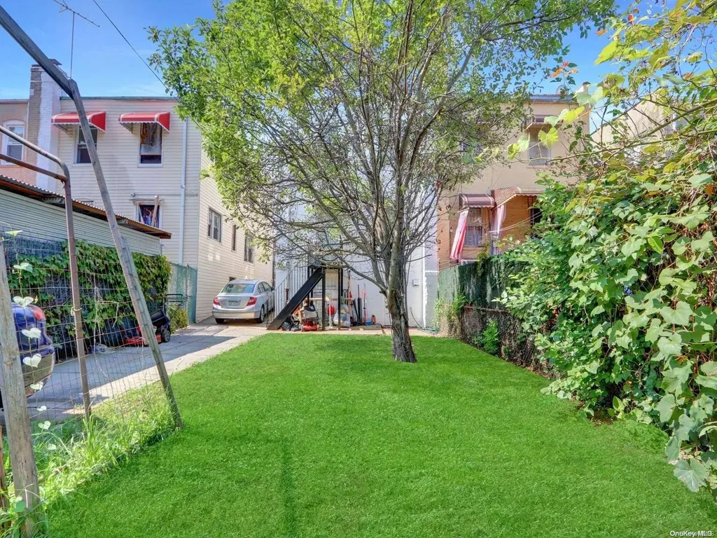 947 E 104th Street Brooklyn NY 11236