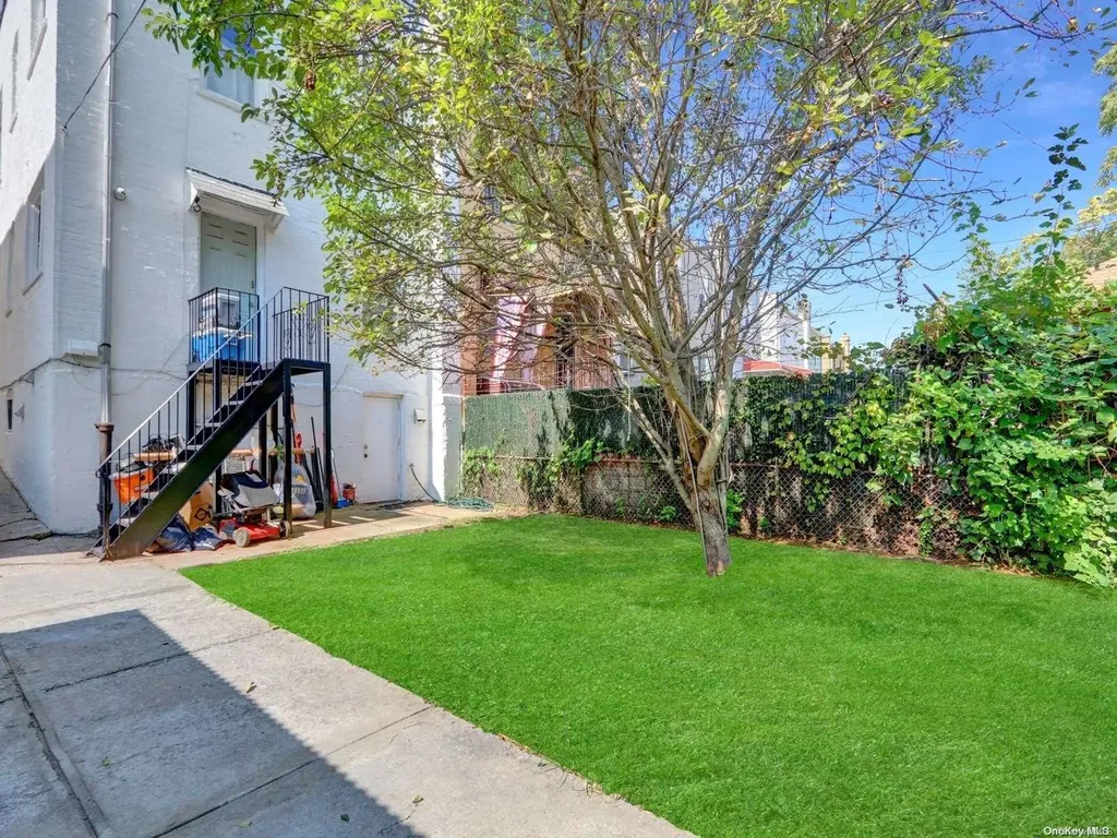 947 E 104th Street Brooklyn NY 11236
