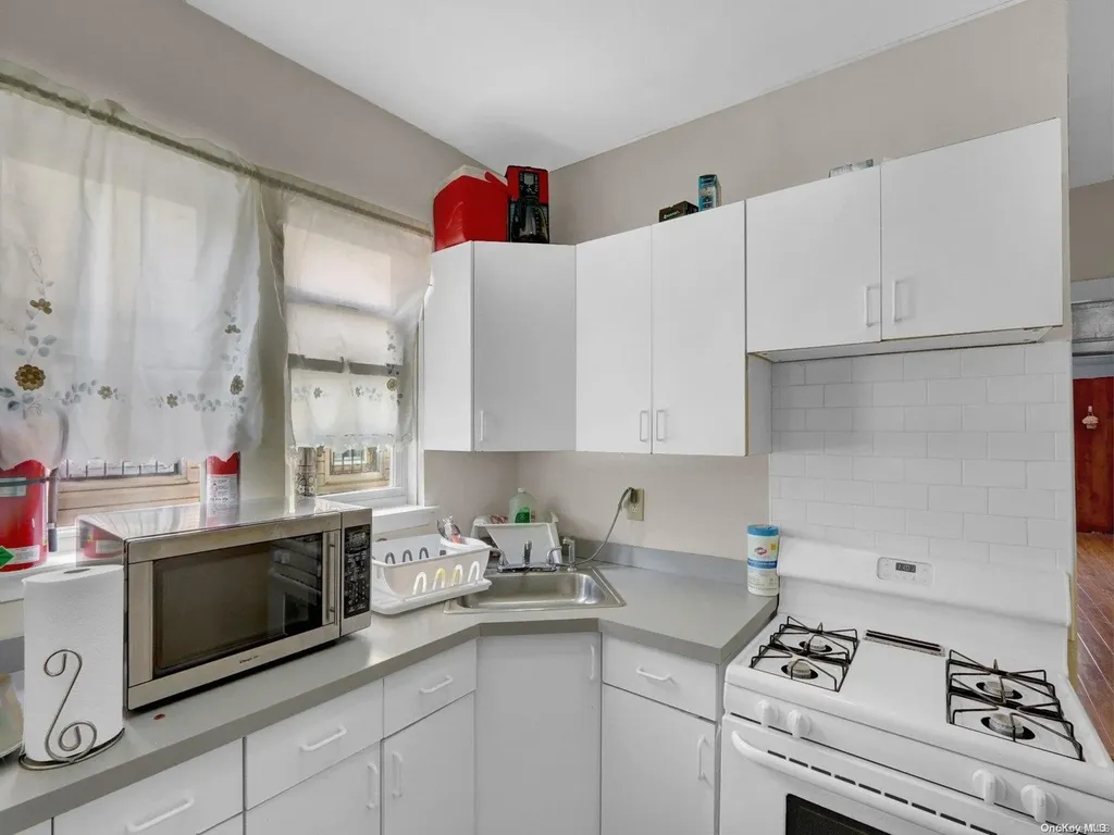 947 E 104th Street Brooklyn NY 11236