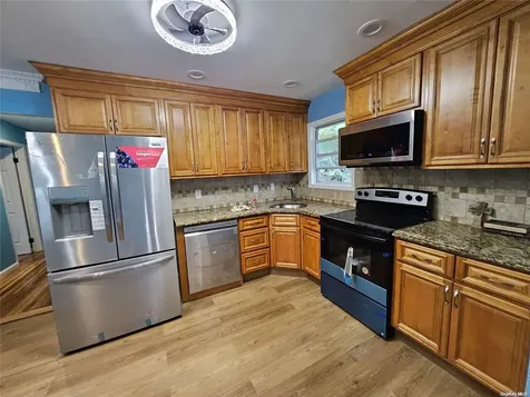 91 Mohawk Avenue Deer Park NY 11729