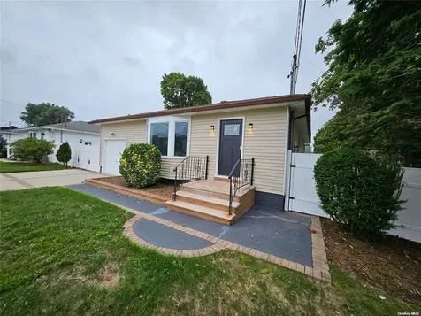 91 Mohawk Avenue Deer Park NY 11729