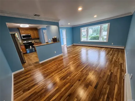 91 Mohawk Avenue Deer Park NY 11729