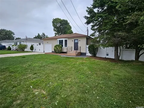 91 Mohawk Avenue Deer Park NY 11729