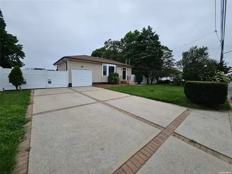 91 Mohawk Avenue Deer Park NY 11729