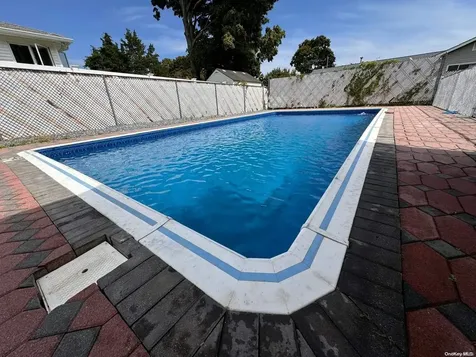 91 Mohawk Avenue Deer Park NY 11729