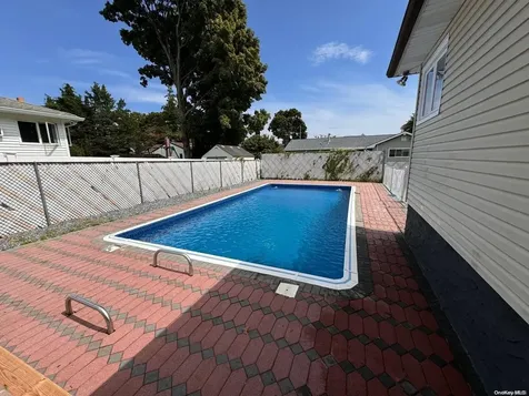 91 Mohawk Avenue Deer Park NY 11729