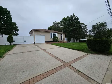 91 Mohawk Avenue Deer Park NY 11729