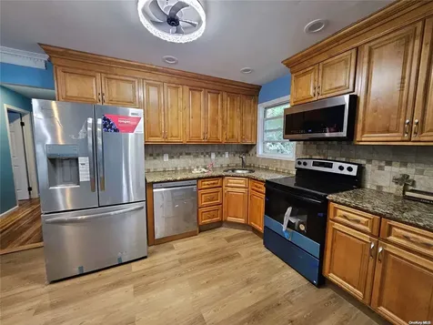 91 Mohawk Avenue Deer Park NY 11729