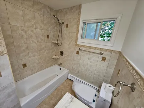 91 Mohawk Avenue Deer Park NY 11729