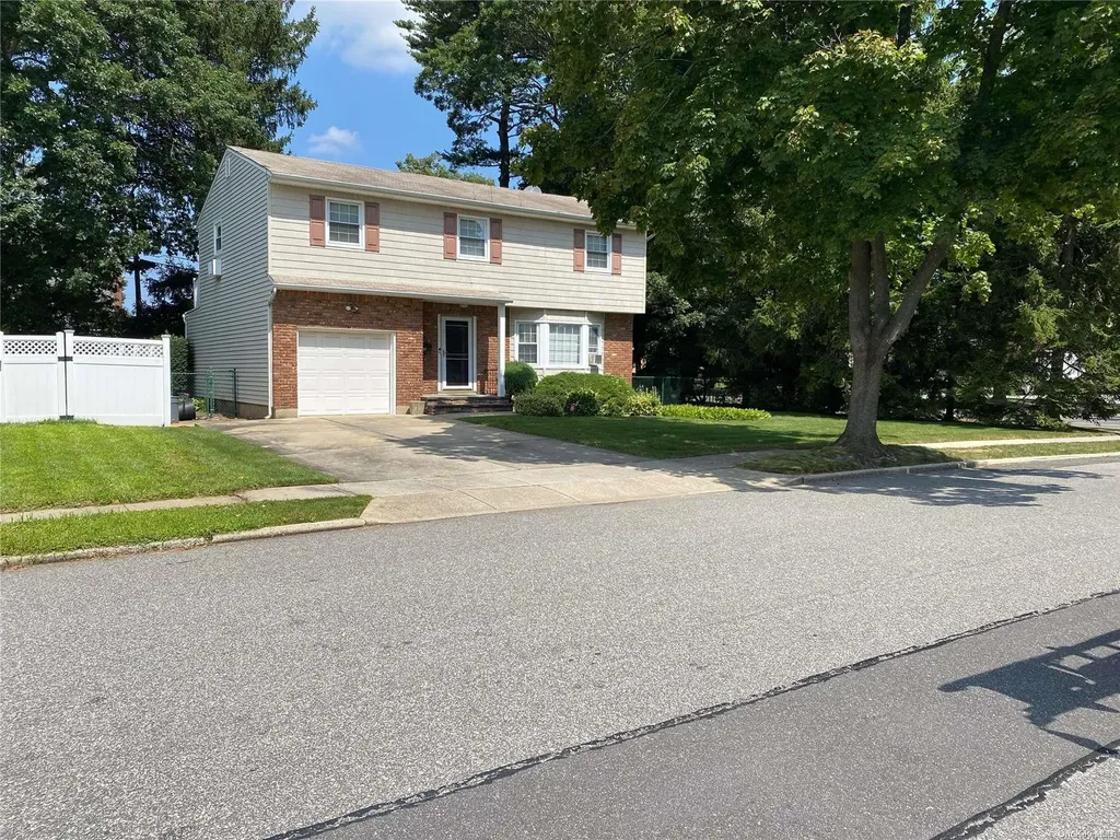 26 Miami Road Bethpage NY 11714