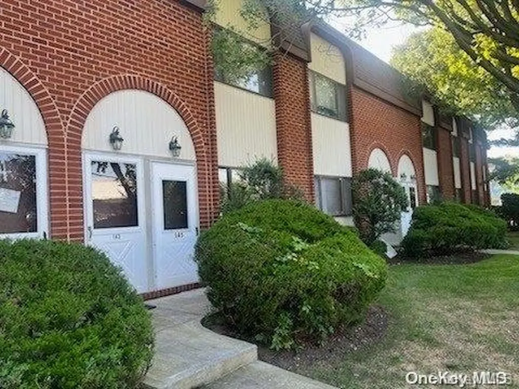 145 Grove Avenue Cedarhurst NY 11516