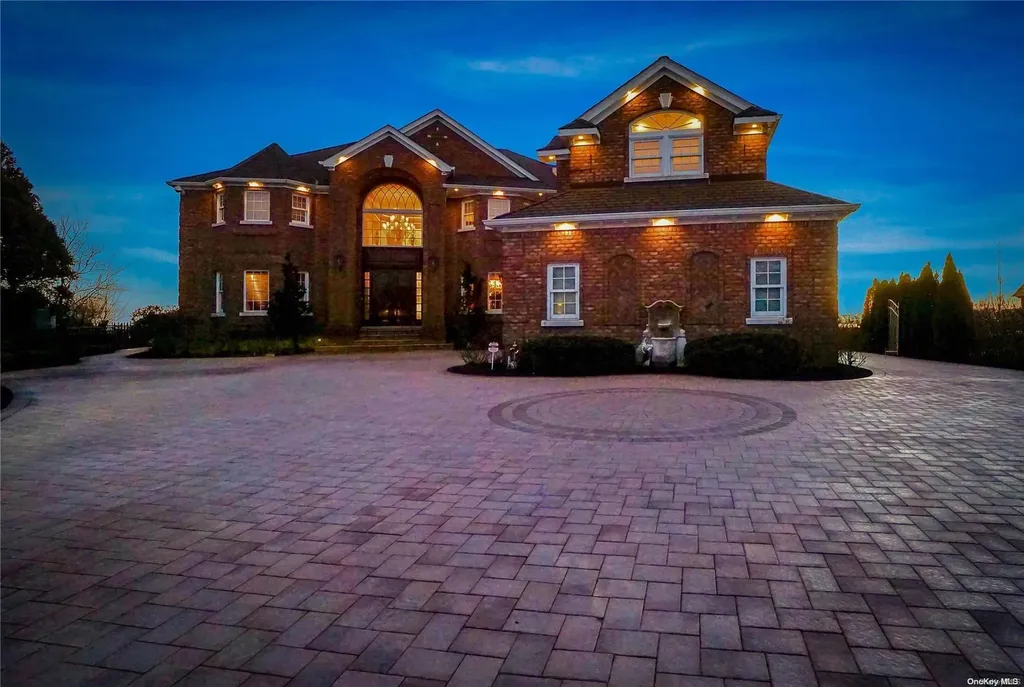 103 Davison Lane W West Islip NY 11795