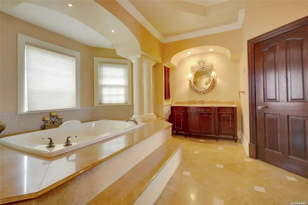 103 Davison Lane W West Islip NY 11795