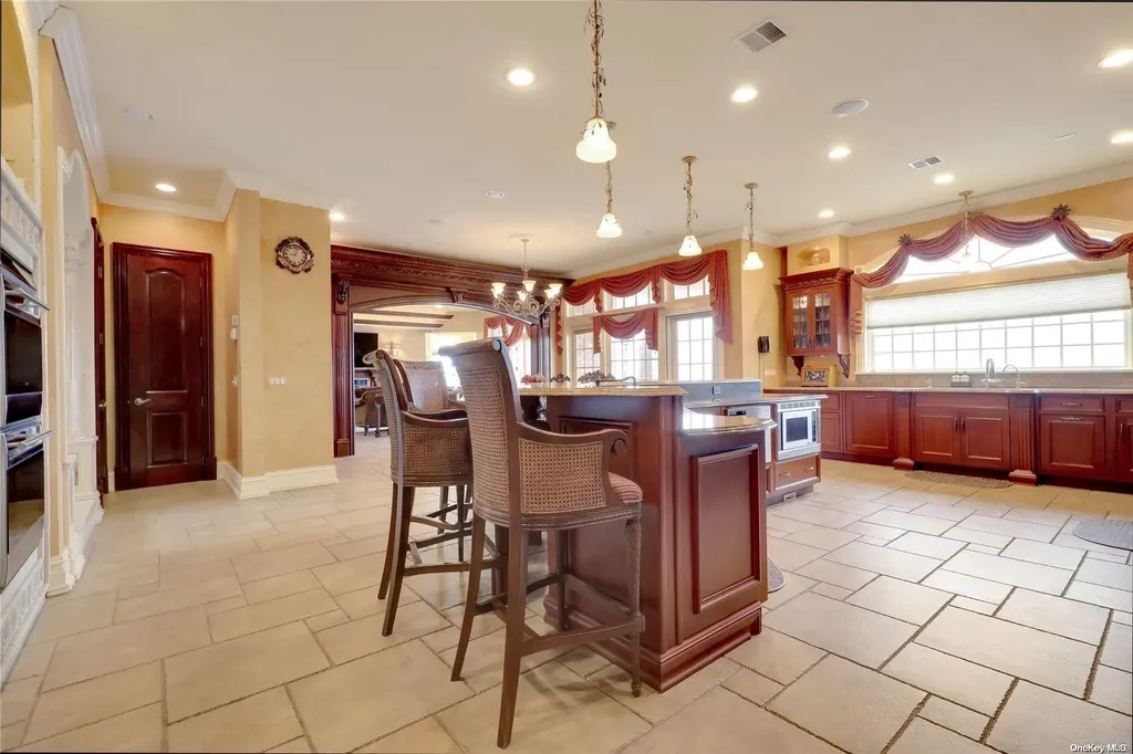 103 Davison Lane W West Islip NY 11795