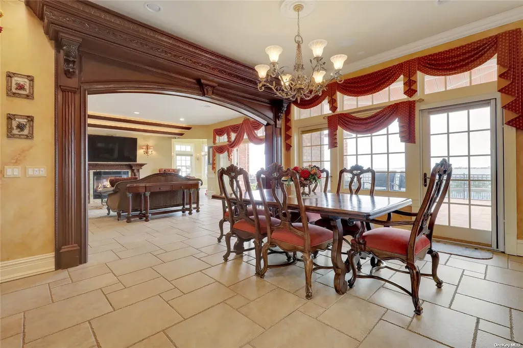 103 Davison Lane W West Islip NY 11795