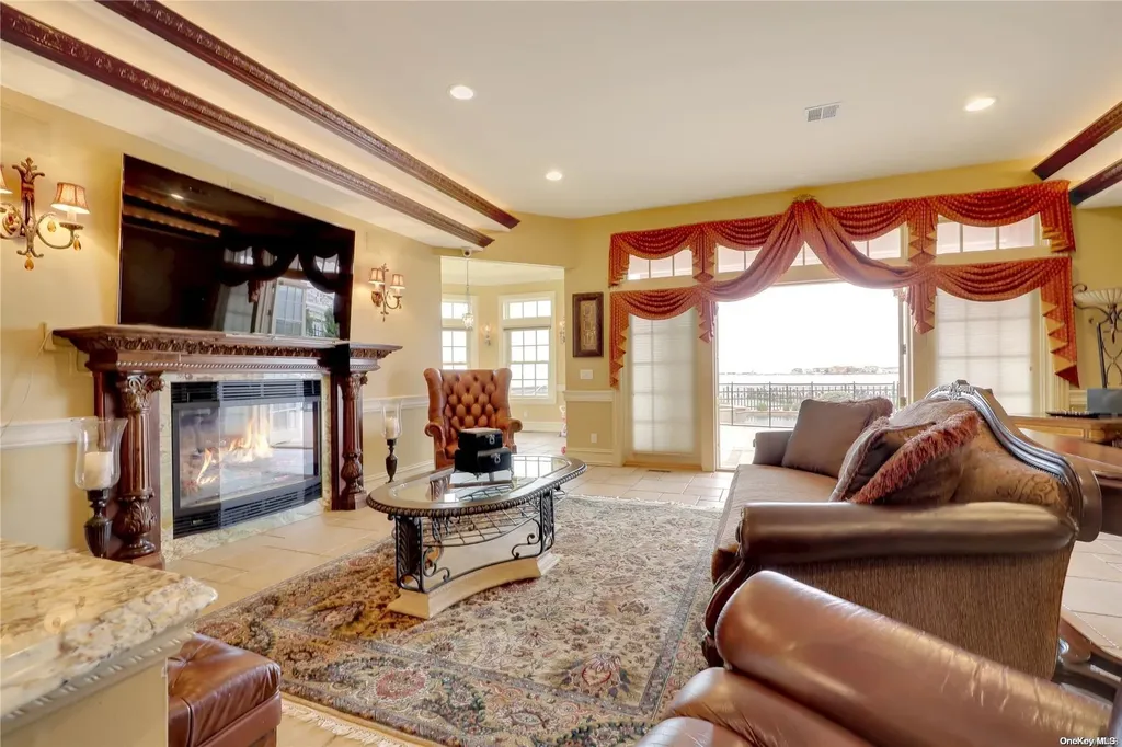 103 Davison Lane W West Islip NY 11795