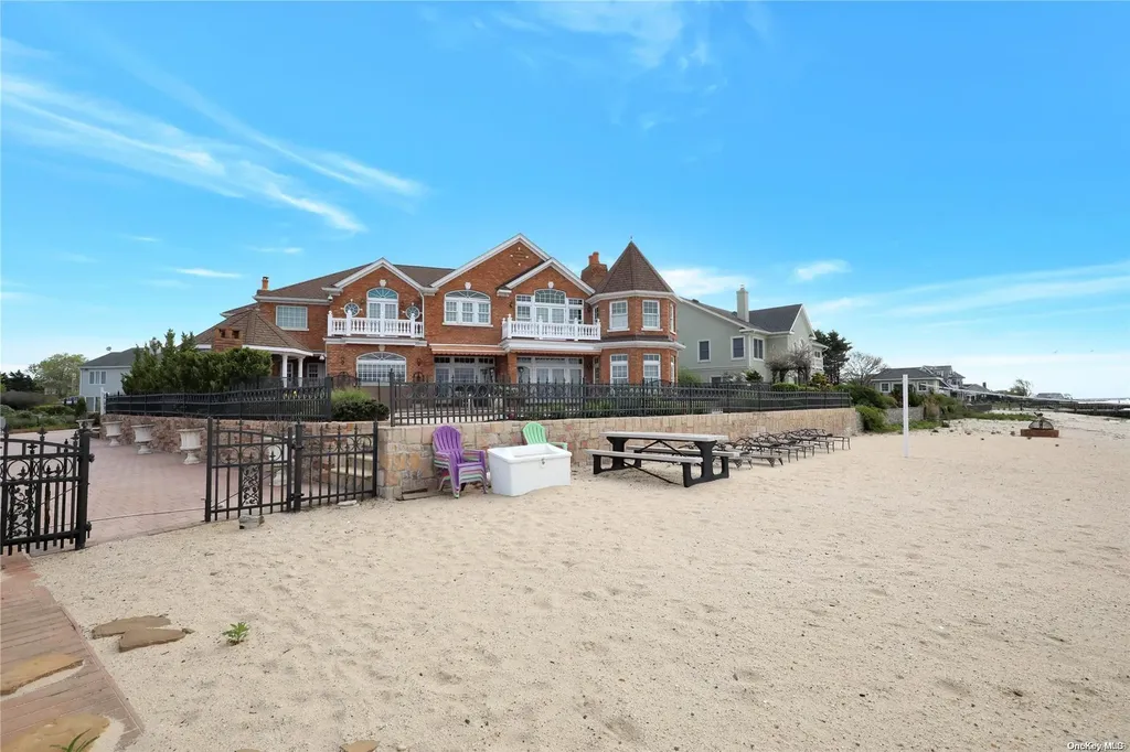 103 Davison Lane W West Islip NY 11795