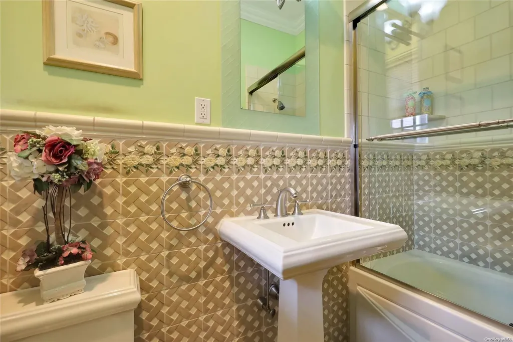 103 Davison Lane W West Islip NY 11795