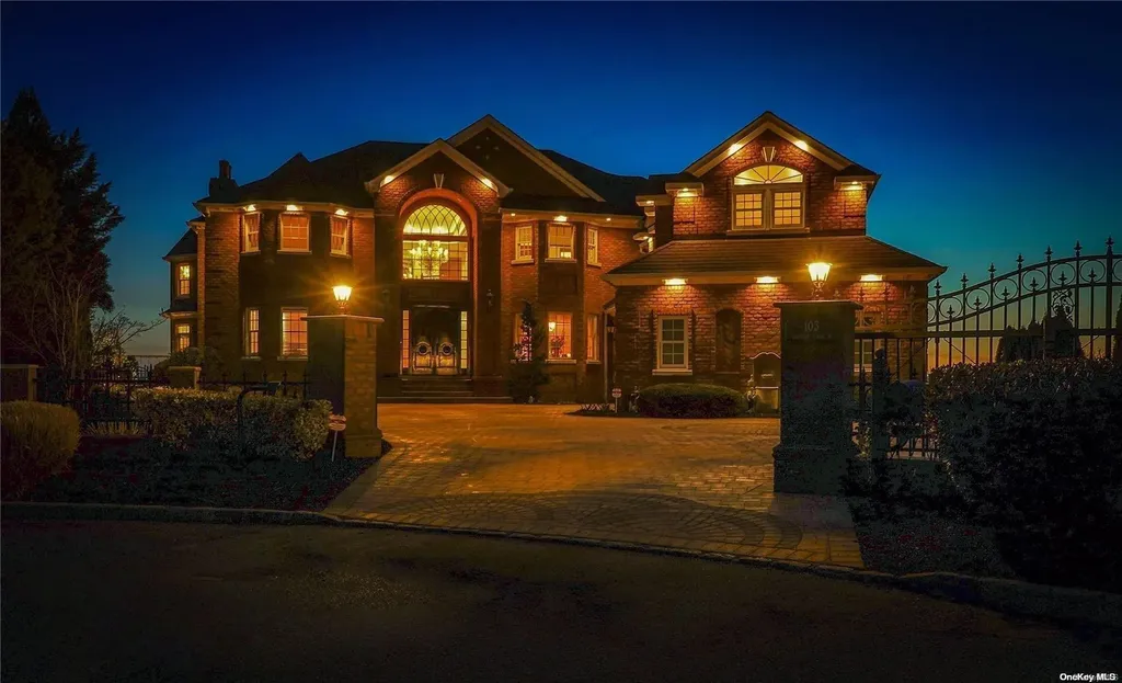 103 Davison Lane W West Islip NY 11795