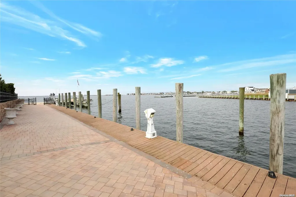 103 Davison Lane W West Islip NY 11795
