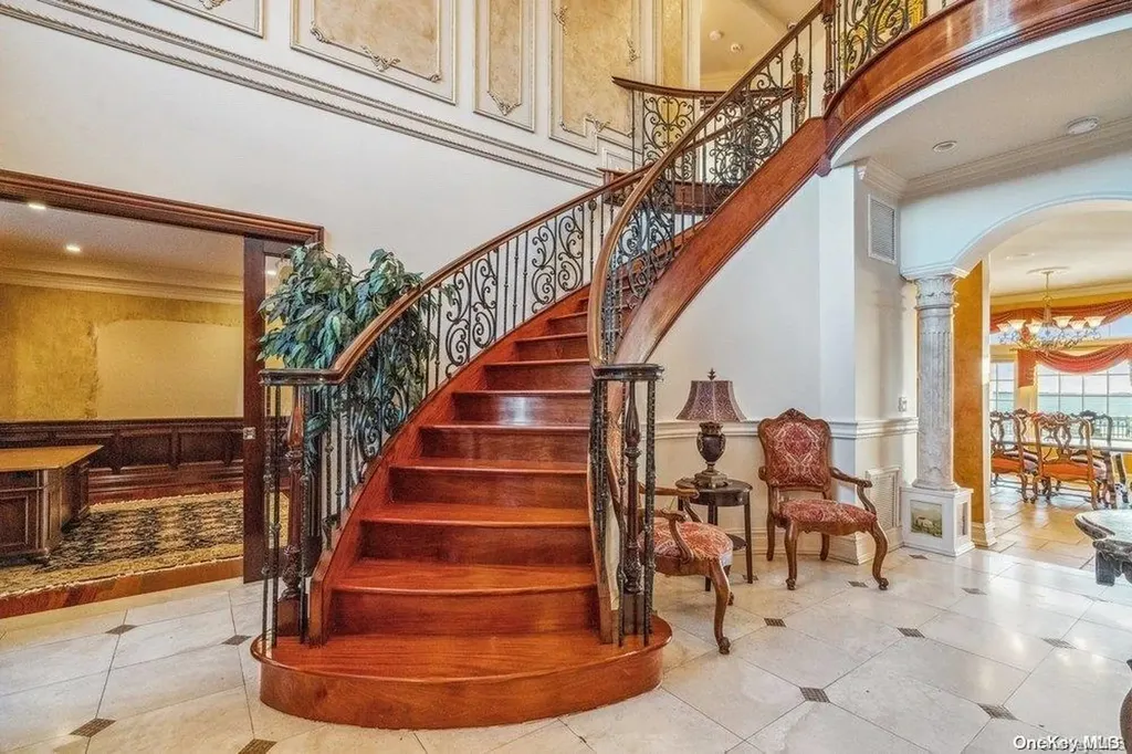 103 Davison Lane W West Islip NY 11795
