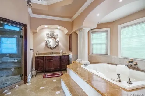 103 Davison Lane W West Islip NY 11795