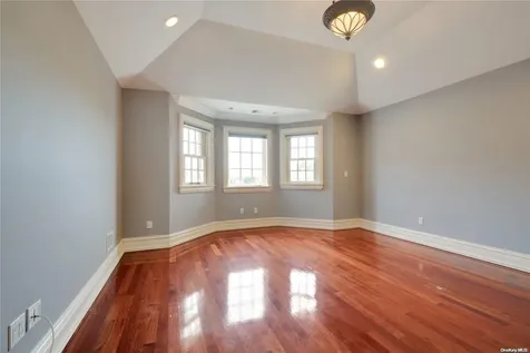 103 Davison Lane W West Islip NY 11795