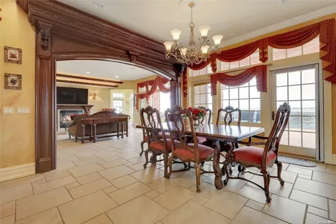 103 Davison Lane W West Islip NY 11795
