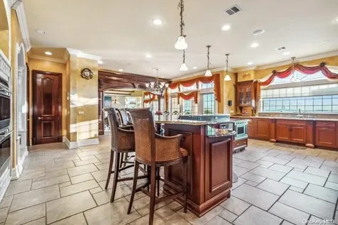 103 Davison Lane W West Islip NY 11795