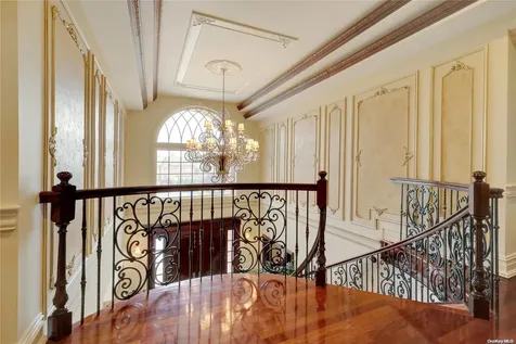103 Davison Lane W West Islip NY 11795