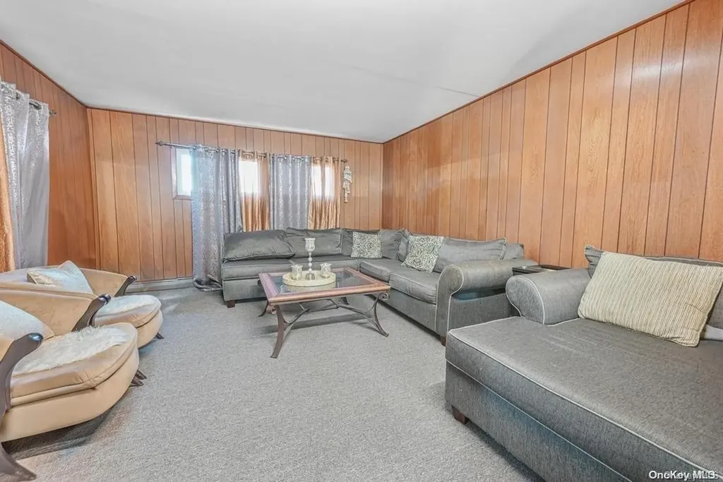 27 Eve Lane Levittown NY 11756