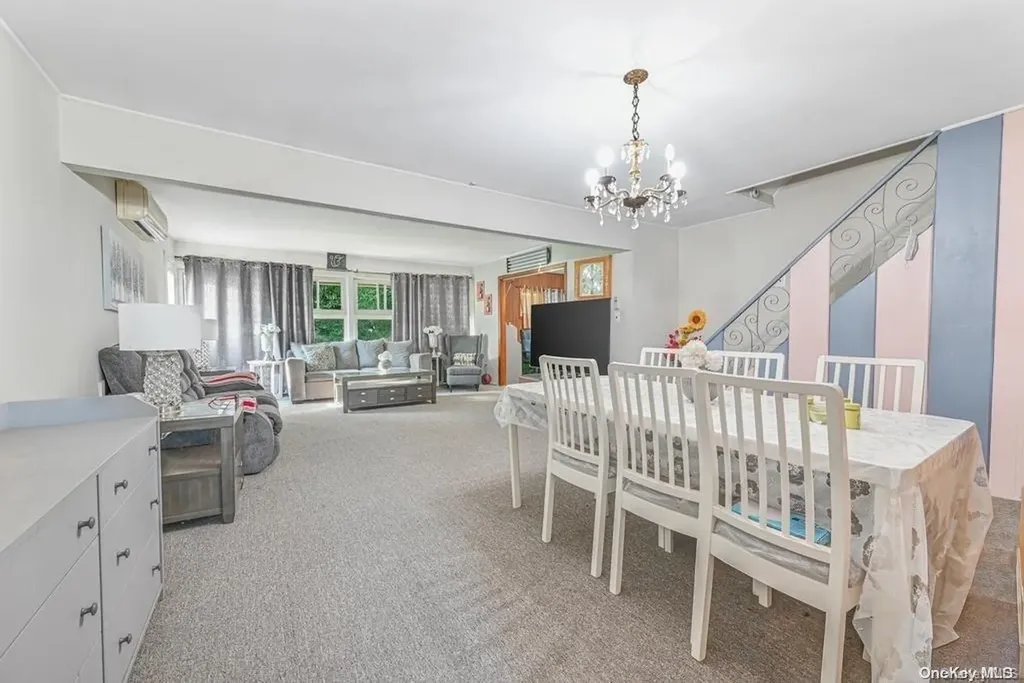 27 Eve Lane Levittown NY 11756