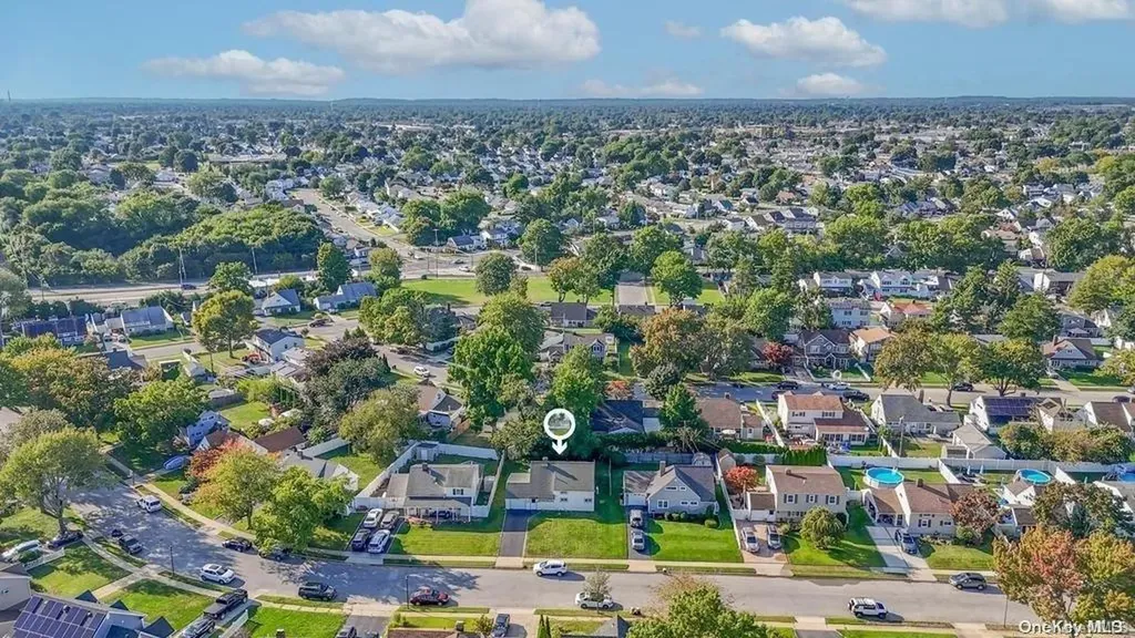 27 Eve Lane Levittown NY 11756