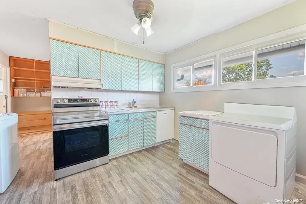27 Eve Lane Levittown NY 11756