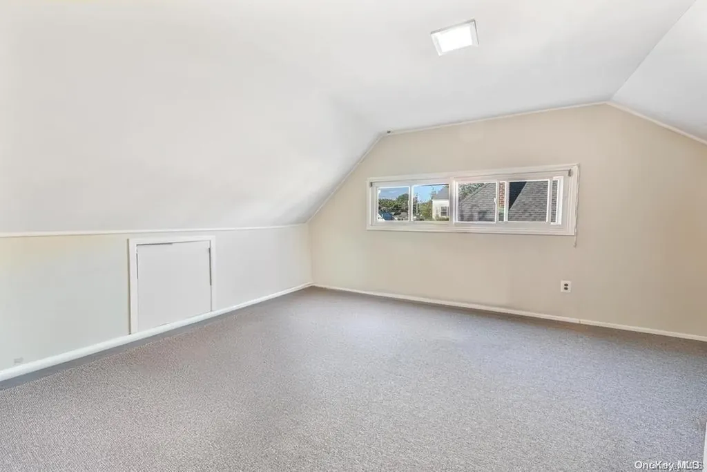 27 Eve Lane Levittown NY 11756