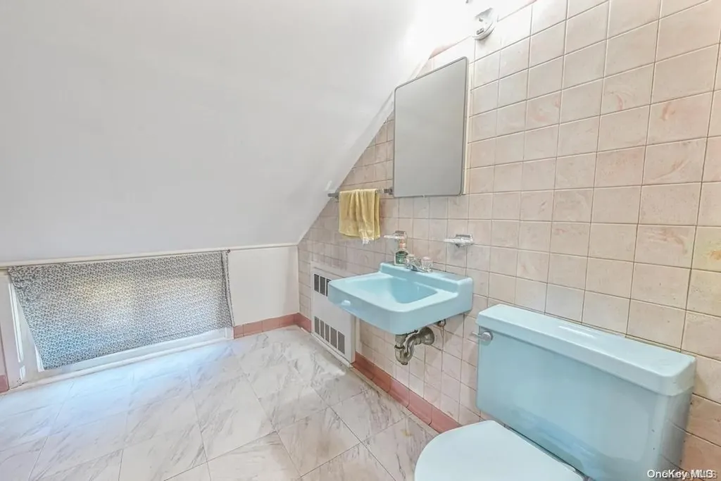 27 Eve Lane Levittown NY 11756