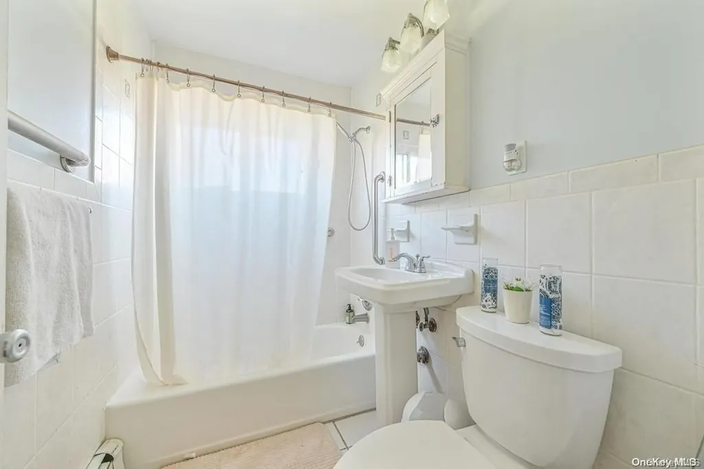 27 Eve Lane Levittown NY 11756