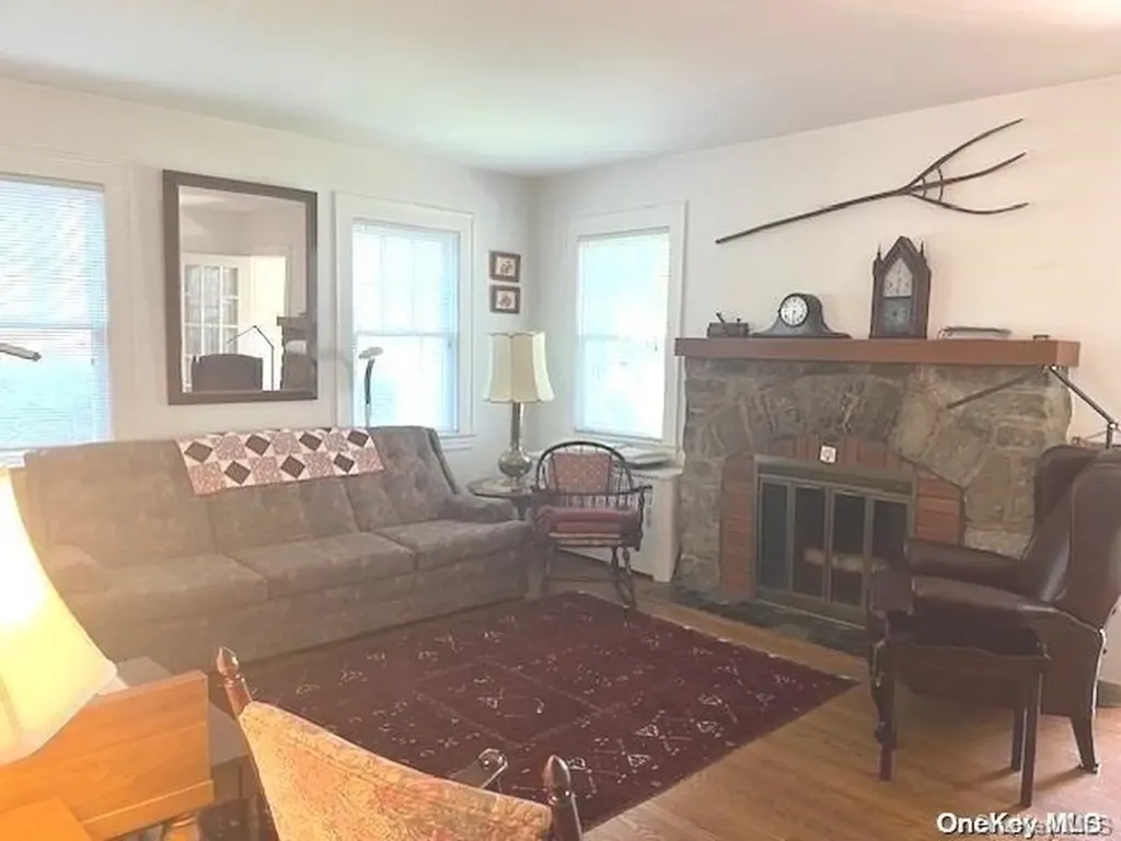 693 Adele Place Baldwin NY 11510