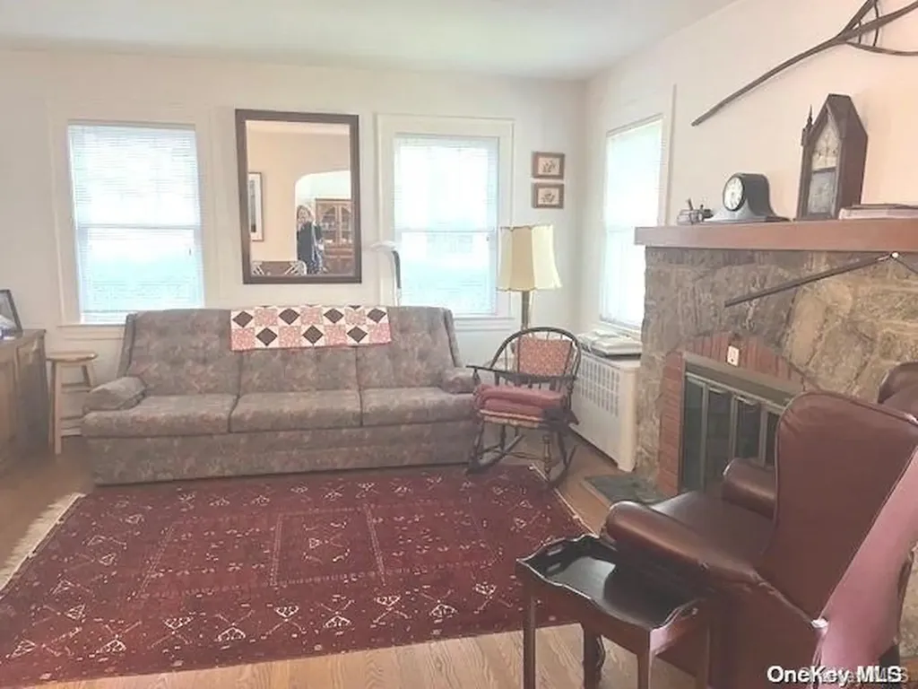 693 Adele Place Baldwin NY 11510