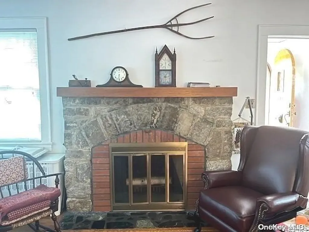 693 Adele Place Baldwin NY 11510