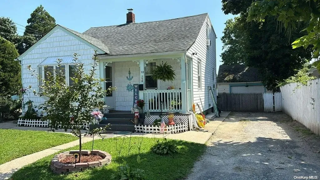 12 Charles Street Bay Shore NY 11706