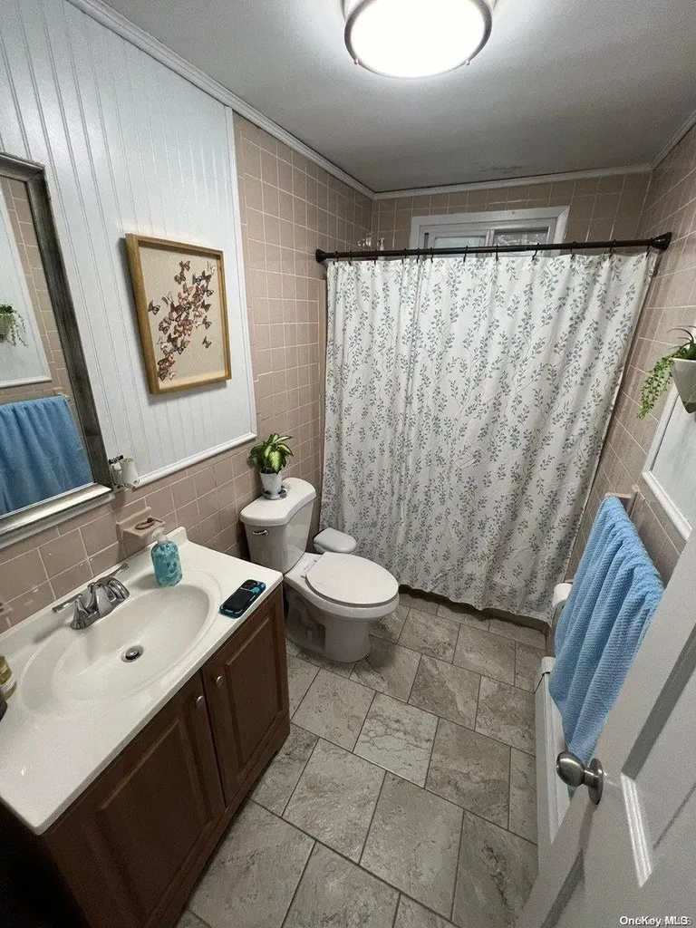12 Charles Street Bay Shore NY 11706