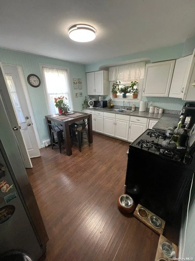 12 Charles Street Bay Shore NY 11706