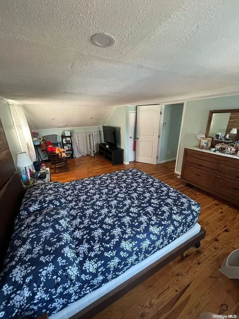 12 Charles Street Bay Shore NY 11706
