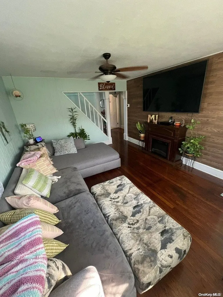 12 Charles Street Bay Shore NY 11706