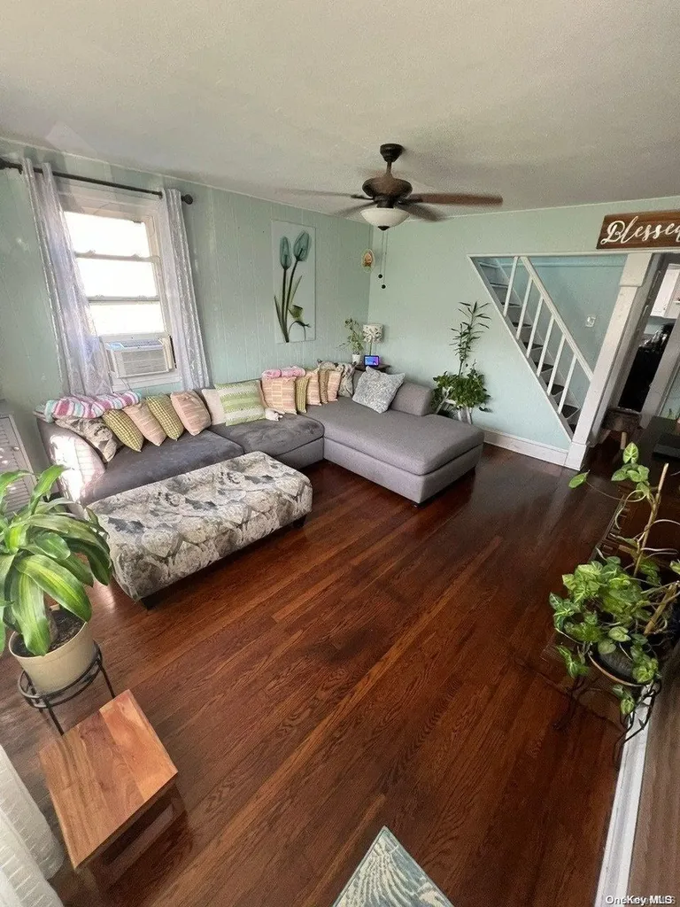12 Charles Street Bay Shore NY 11706